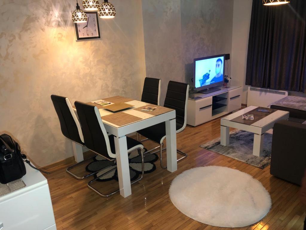 Apartman Kraljevi Cardaci Sadikovic Sa Garazom Κοπαόνικ Εξωτερικό φωτογραφία